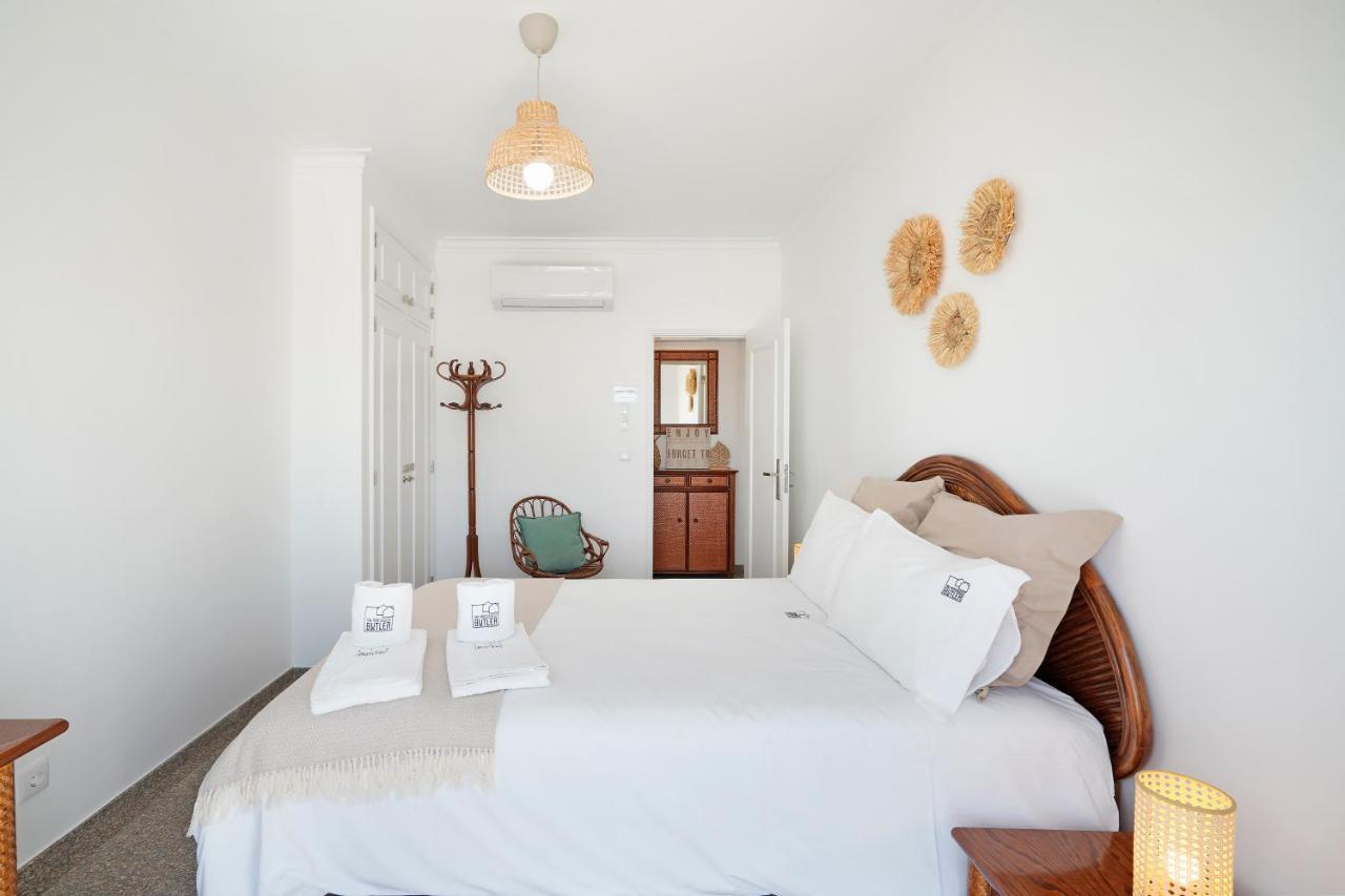 Costa Beach Apartment By The Portuguese Butler Costa da Caparica Exterior photo